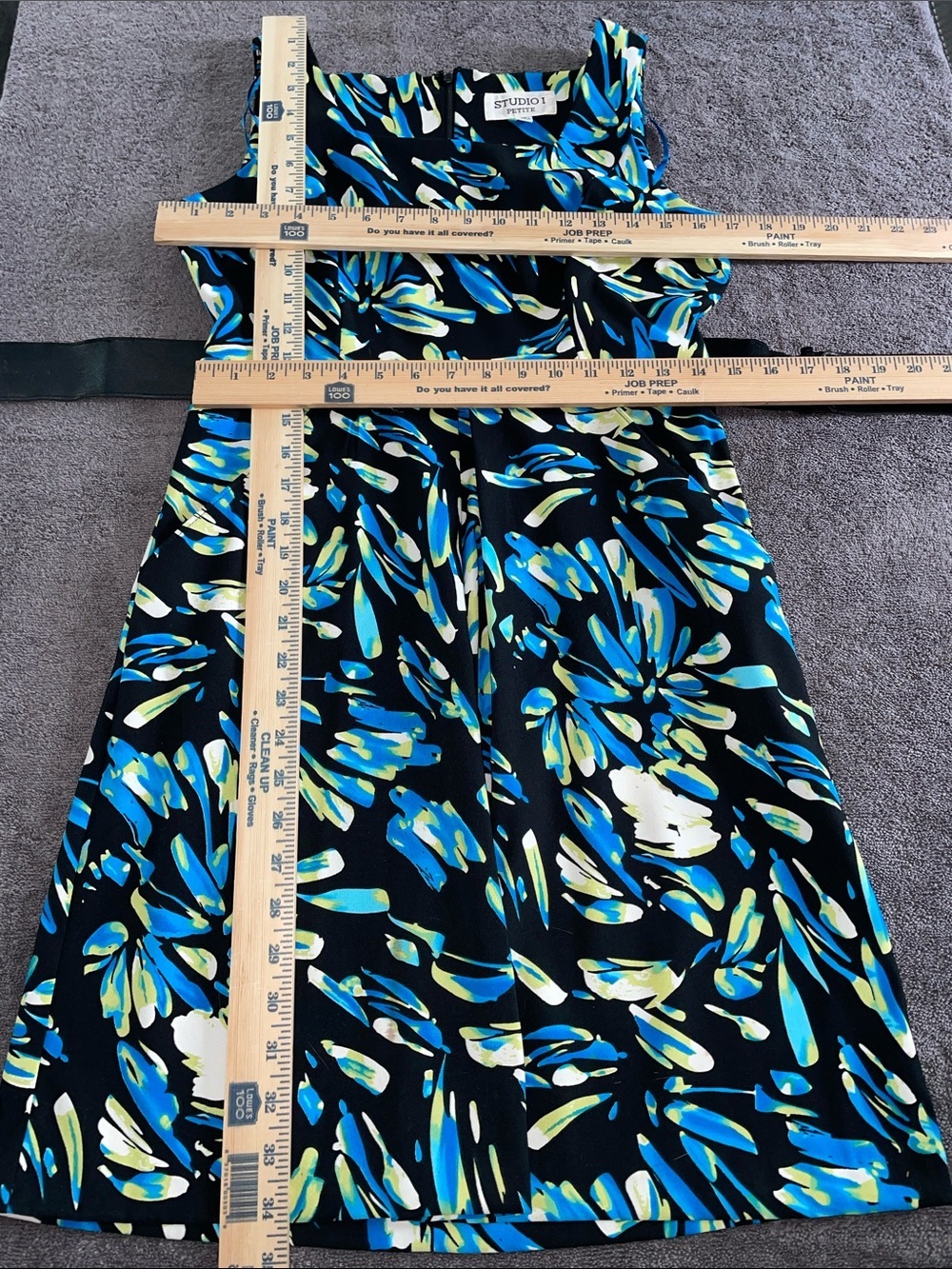 Studio I Black Floral-Brush Midi Dress with Belt - Blue, Aqua & White. Size 4P - Picture 3 of 9